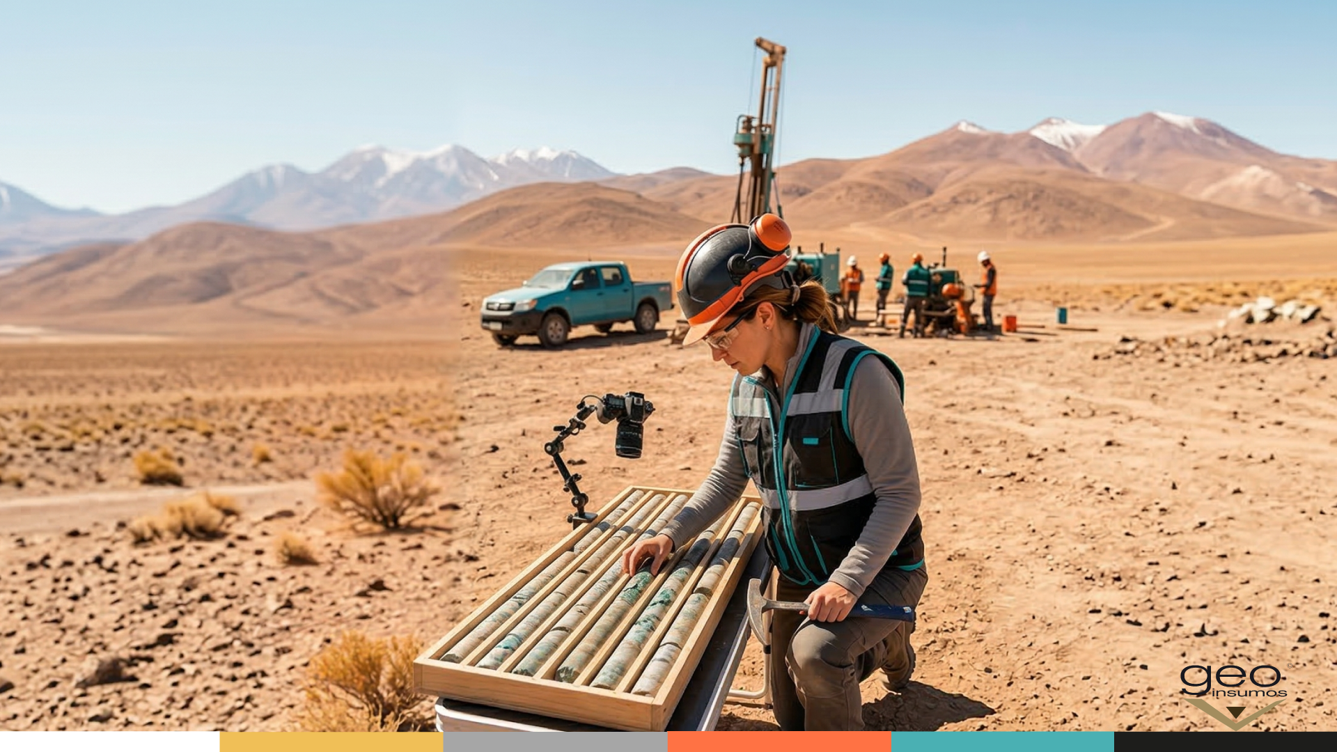 Geóloga examinando testigos de sondaje - Geoinsumos